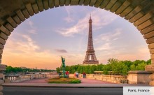 image of the Eiffel Tower in Paris, France